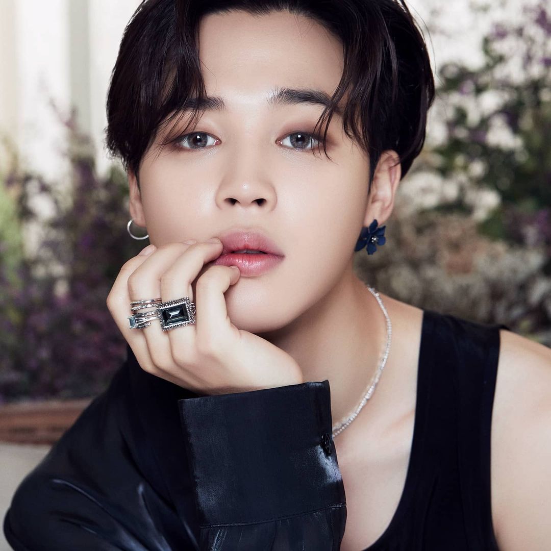 ⠀
#BTS #방탄소년단 #BTS_BE Concept Photo – 지민 (Jimin)
⠀
#Curated_by_BTS #Jimin #지민…