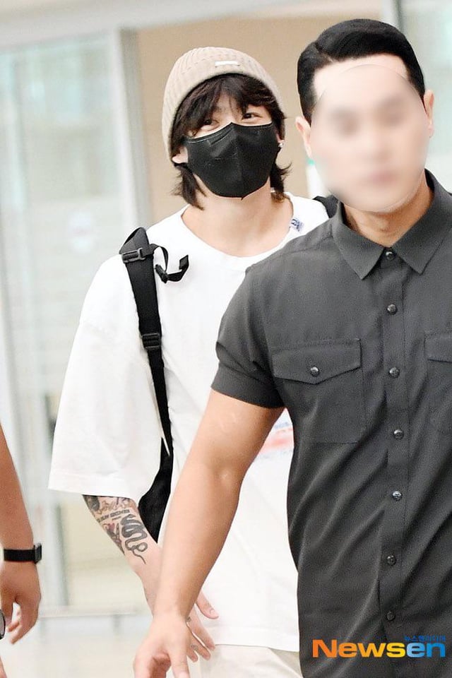 [KMedia] Jungkook Incheon Airport arrival photos - 220623