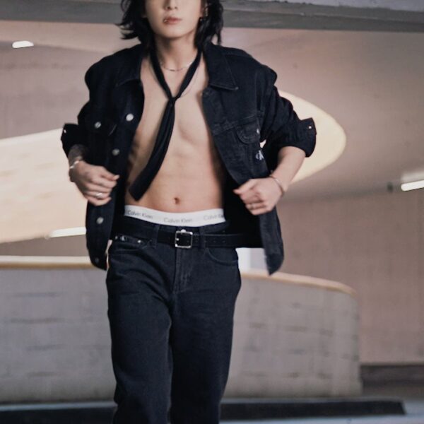 230814 Calvin Klein on Twitter: quick change accelerated. Jung Kook in the new collection.