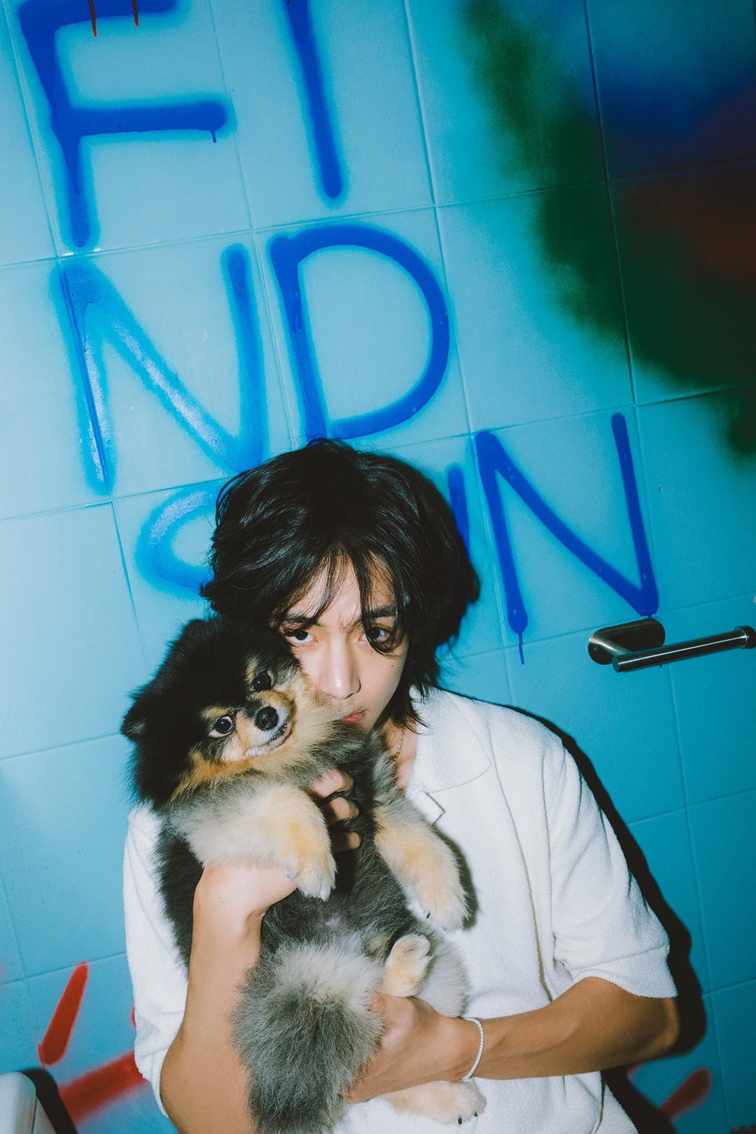 V 'Layover' (Concept Photo 1 (Part 1)) - 110823