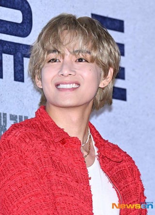 [K-Media] Taehyung at the VIP premiere of “Concrete Utopia” - 080823
