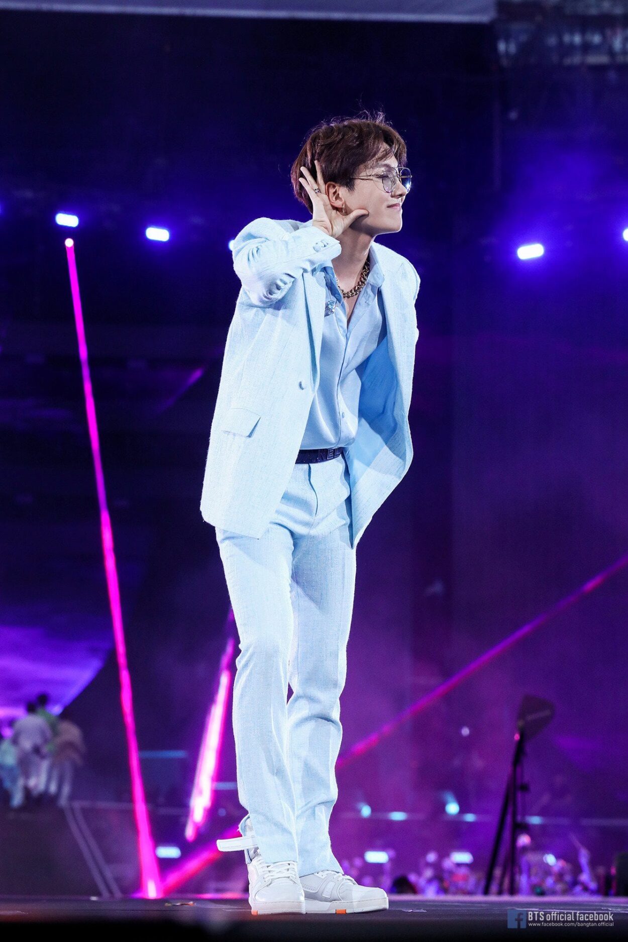 230724 "Trivia: Just Dance" has surpassed 100 million streams on Spotify, BTS’ 112th song to achieve this!