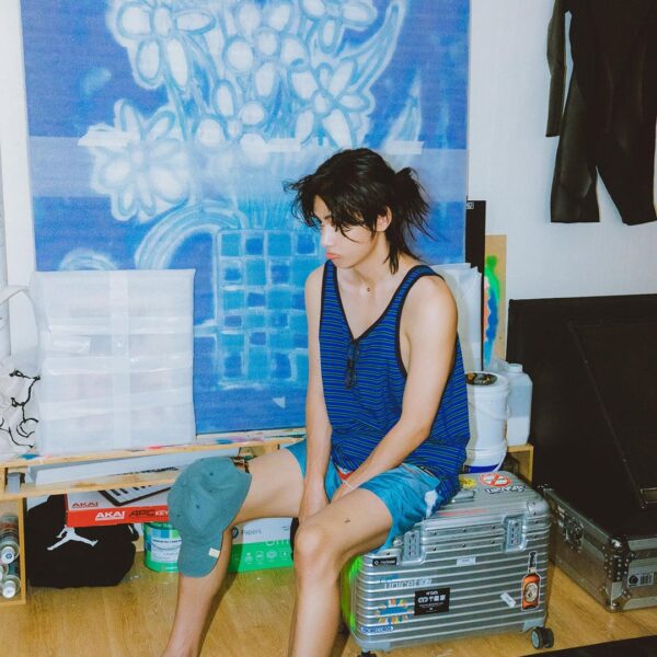V 'Layover' (Concept Photo 2 (Part 1)) 160823
