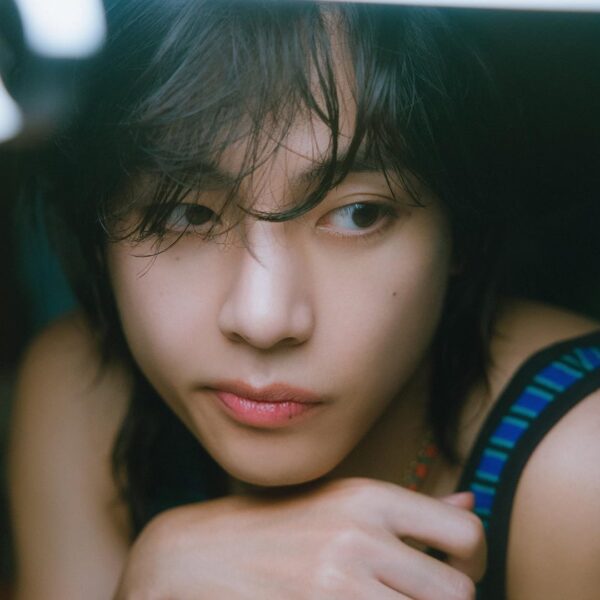 V 'Layover' (Concept Photo 1 (Part 2)) - 110823