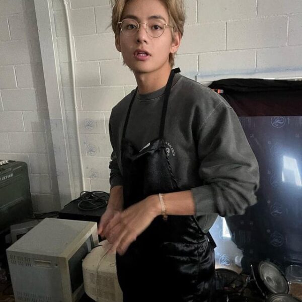 Min Heejin IG Post (feat. Taehyung) - 120823