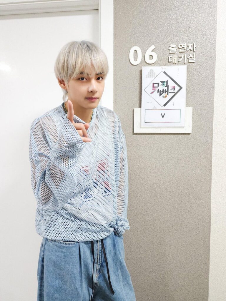 [Today’s Bangtan] Taehyung @ Music Bank - 150923