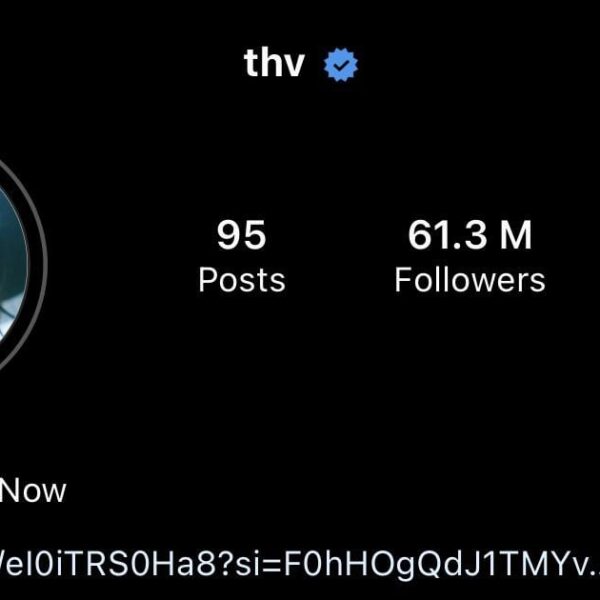 230910 V added “Layover. Out Now” and the YouTube link to the MV for “Slow Dancing” to his Instagram profile description
