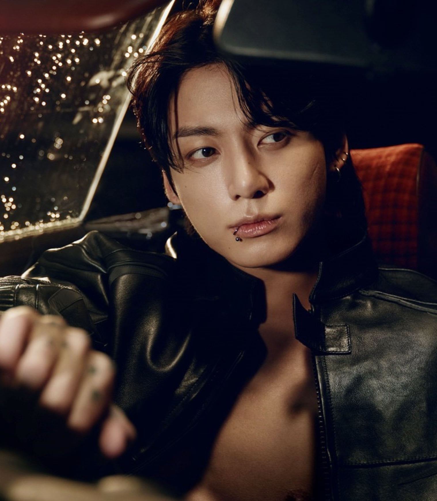 230918 Jungkook's "Seven (feat. Latto)" has surpassed 700 million streams on Spotify, fastest by a male act and second fastest song ever to achieve this! (65 days)