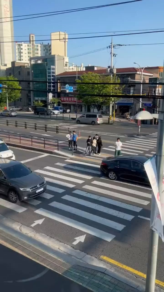 Min Heejin IG Reel feat. Taehyung - 250923