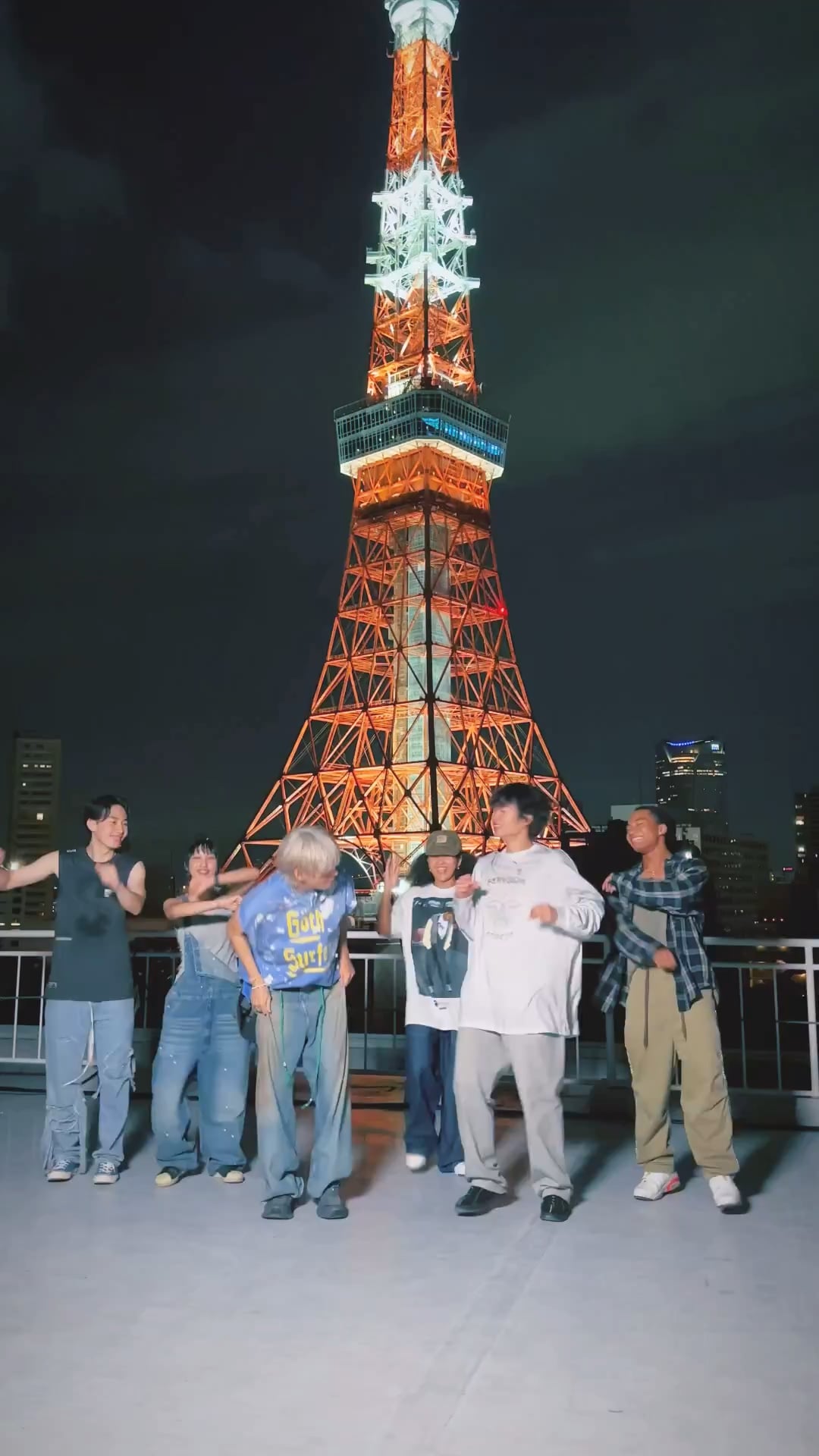 [Hwang Yongyeon/Samuel IG Reel] Taehyung and his backup dancers doing the ‘Slow Dancing’ dance challenge in Tokyo - 190923