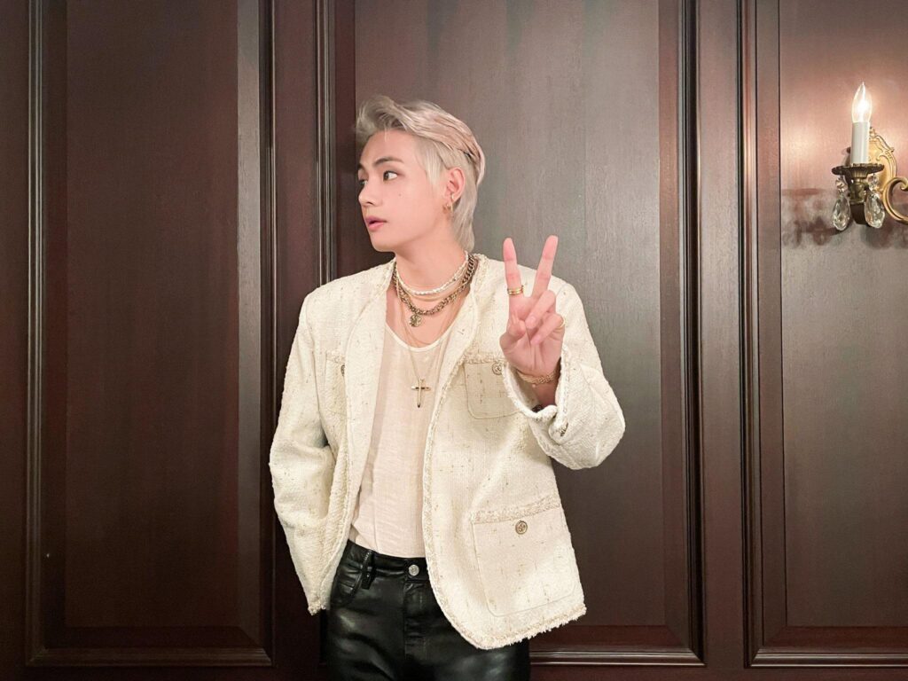 CDTV Twitter (feat. Taehyung) - 180923