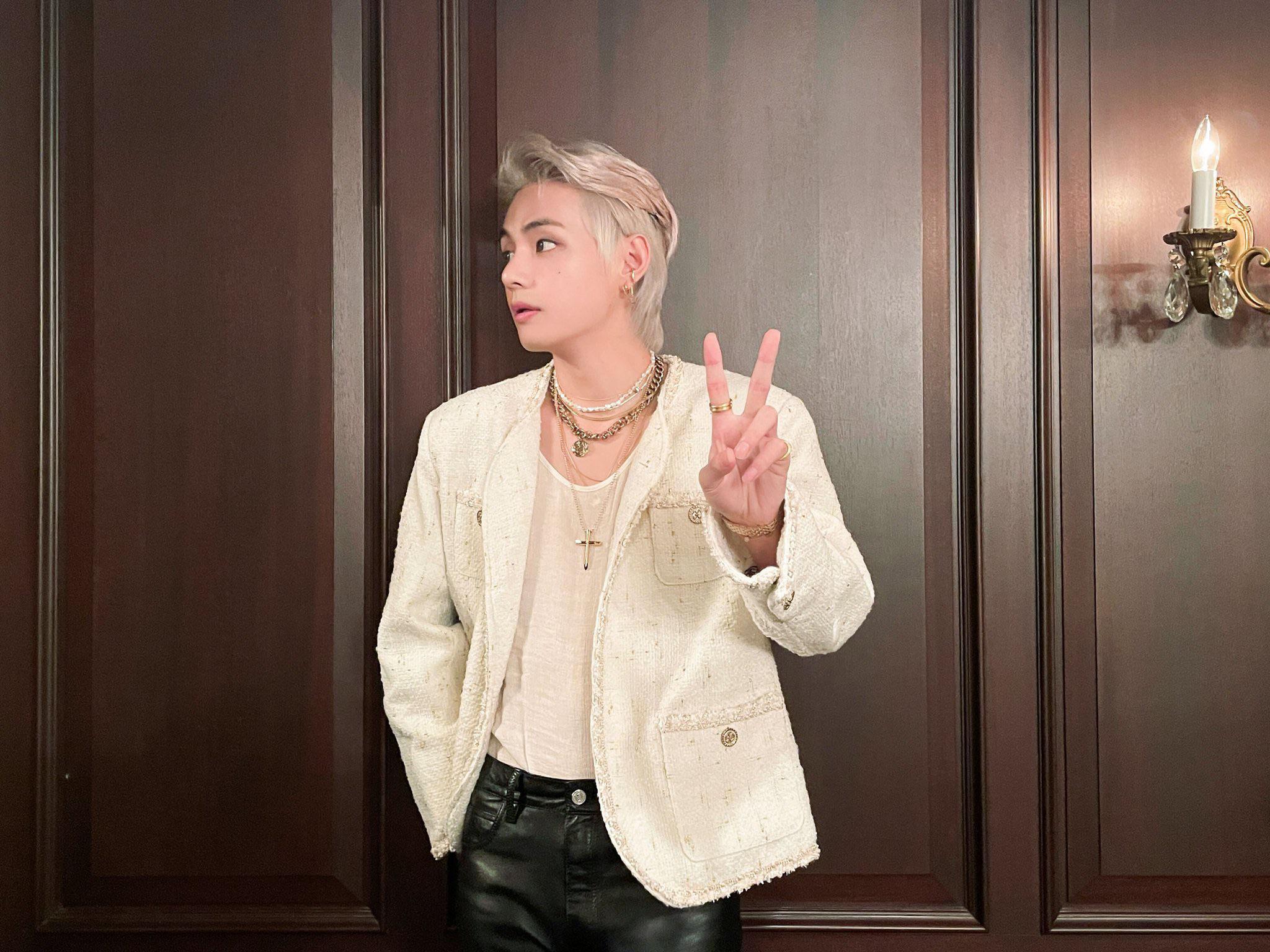 CDTV Twitter (feat. Taehyung) - 180923