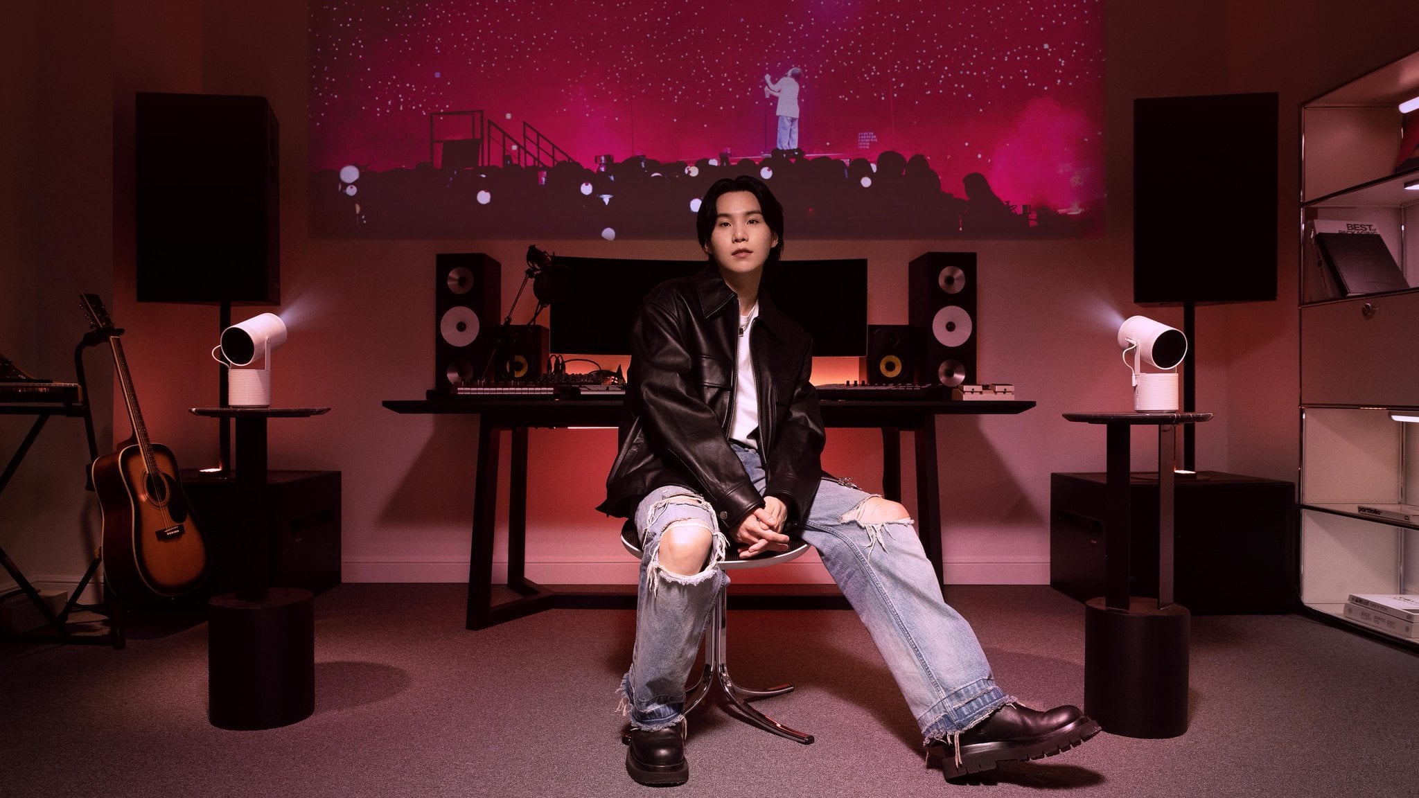 231011 Samsung TV: What makes SUGA’s off-days better? The new features of The Freestyle 2nd Gen! See how it elevates his screen experience, straight from his couch.