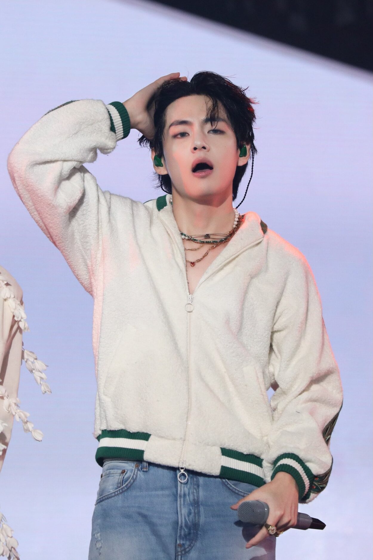 221017 Prime Video shares pictures from Yet to Come Concert