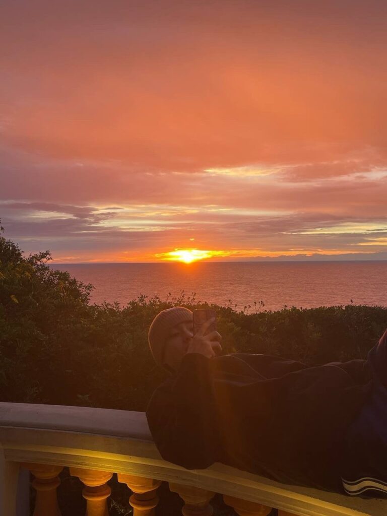 231027 V on Weverse