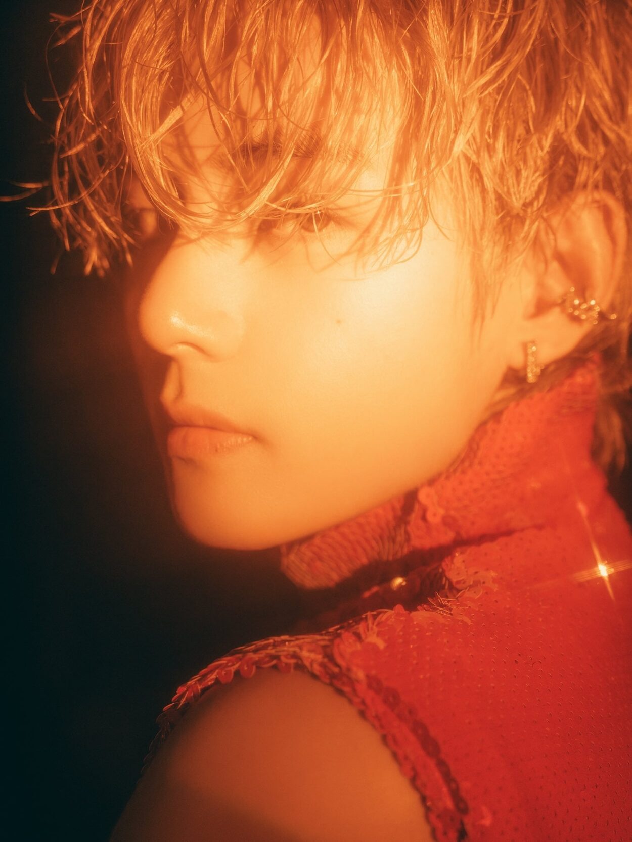 231008 V's "Slow Dancing" has surpassed 100 million streams on Spotify!