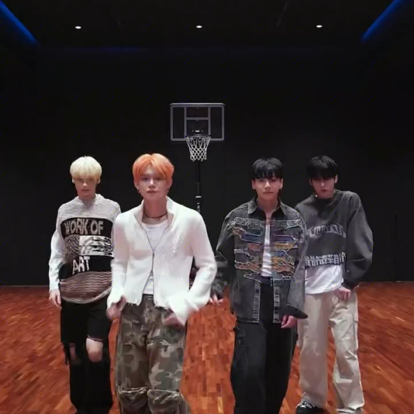 TXT Soobin, Yeonjun & Hueningkai with Jungkook on TikTok: ‘Chasing That Feeling’ Dance Challenge - 141023