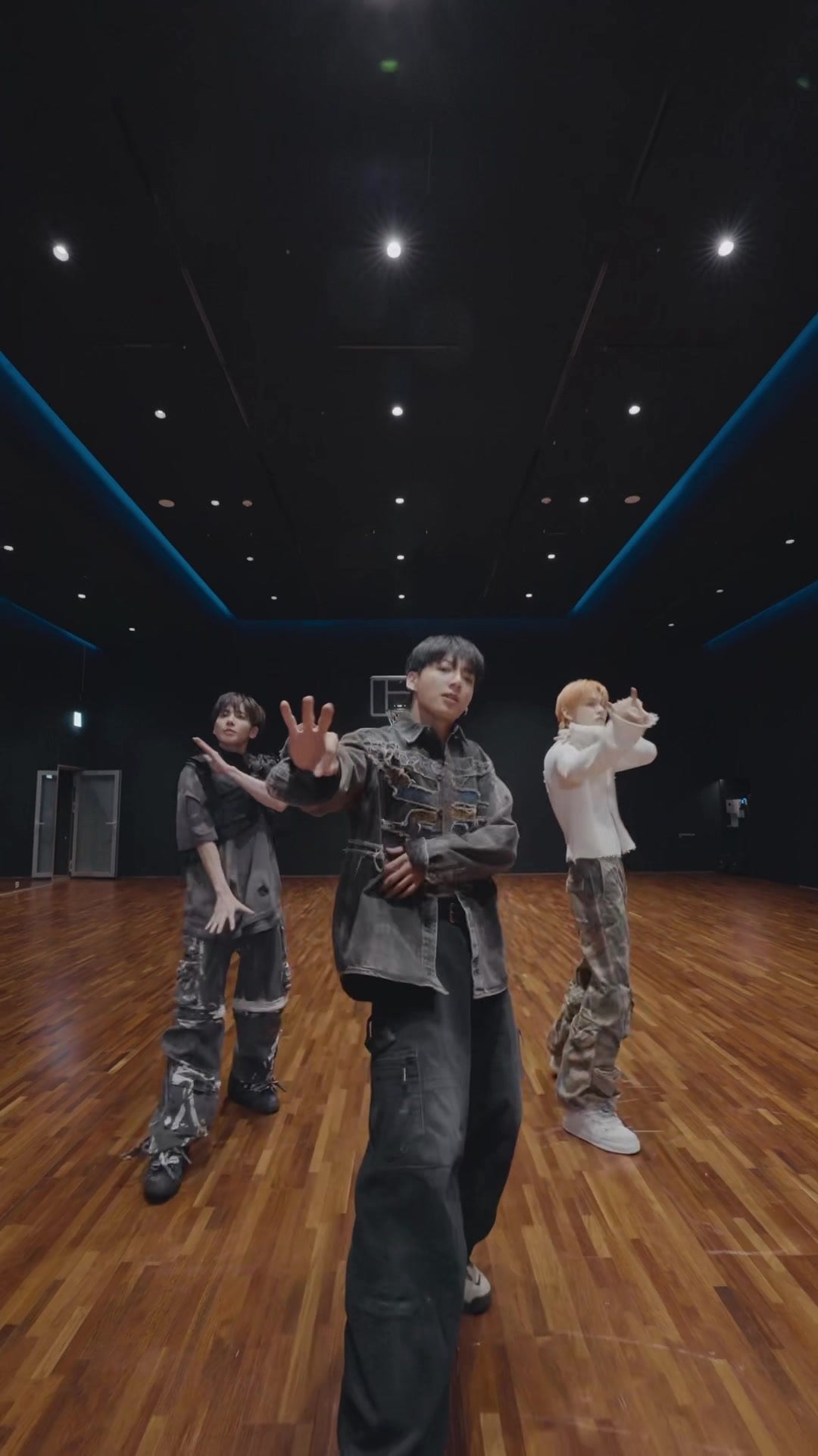 231014 Jungkook on TikTok: ‘3D’ Dance Challenge with TXT Taehyun & Yeonjun