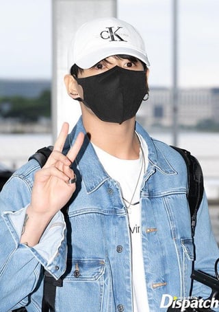 [KMedia] Jungkook’s airport departure photos - 141023