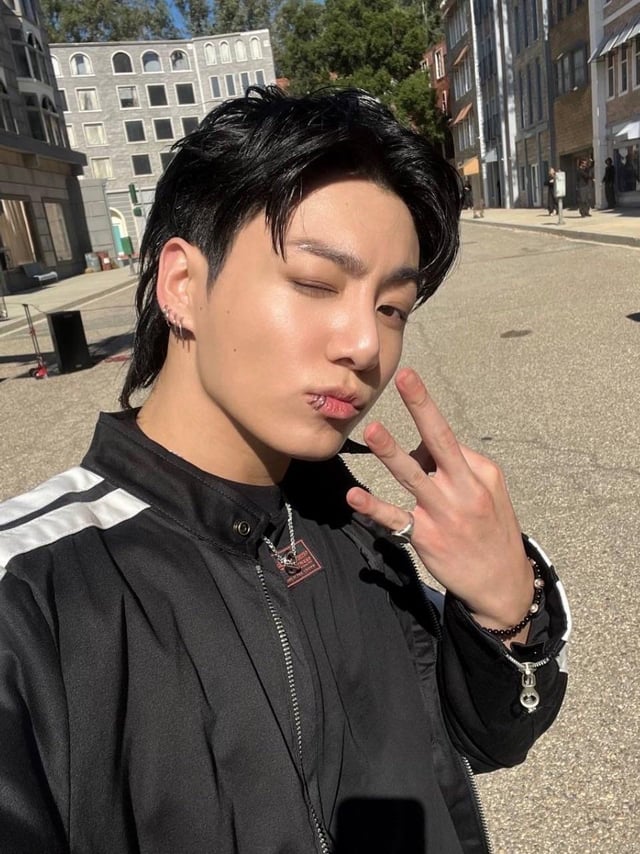 Jungkook Weverse 061023