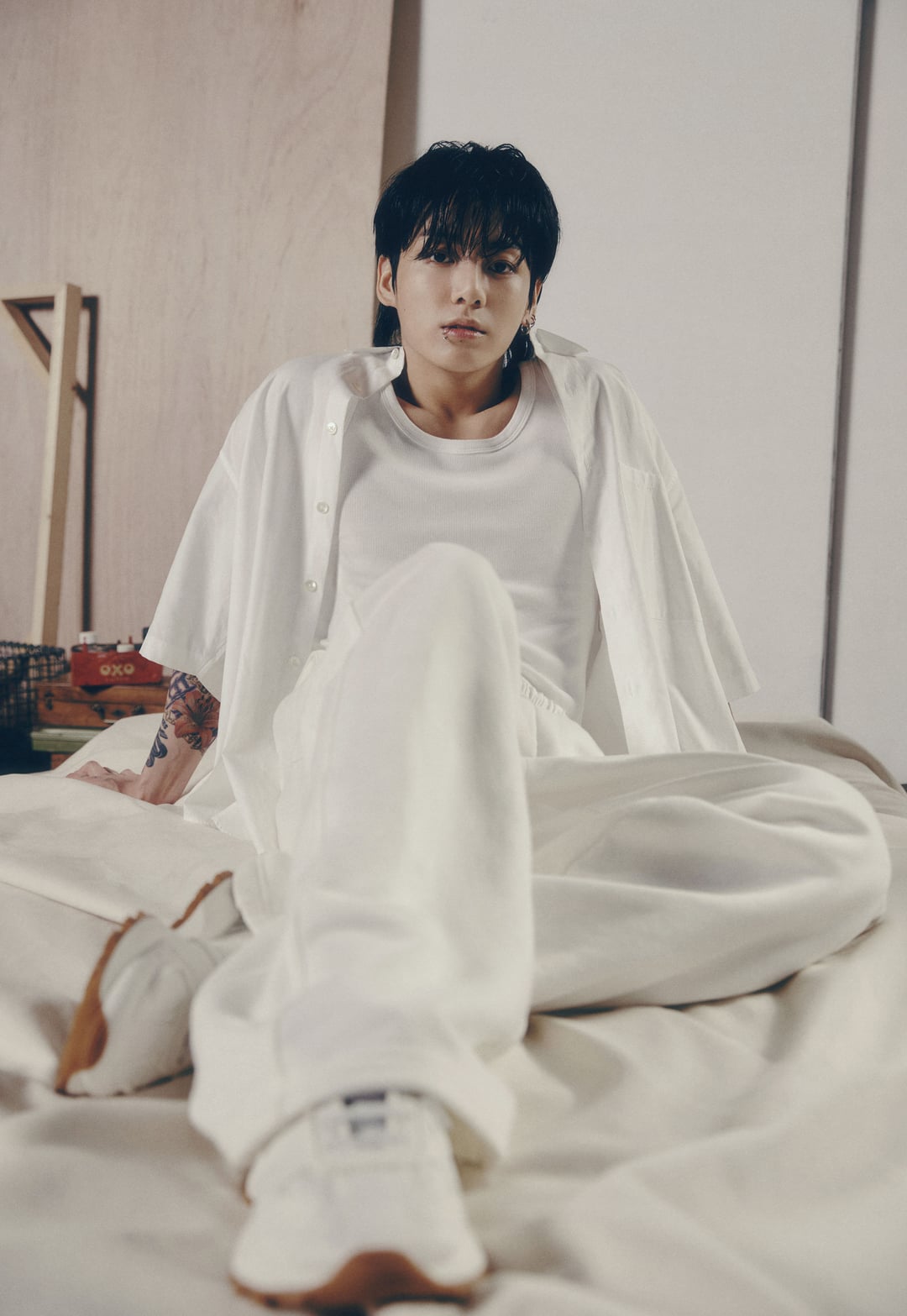 Jung Kook - GOLDEN (Concept Photo - SOLID) - 071023