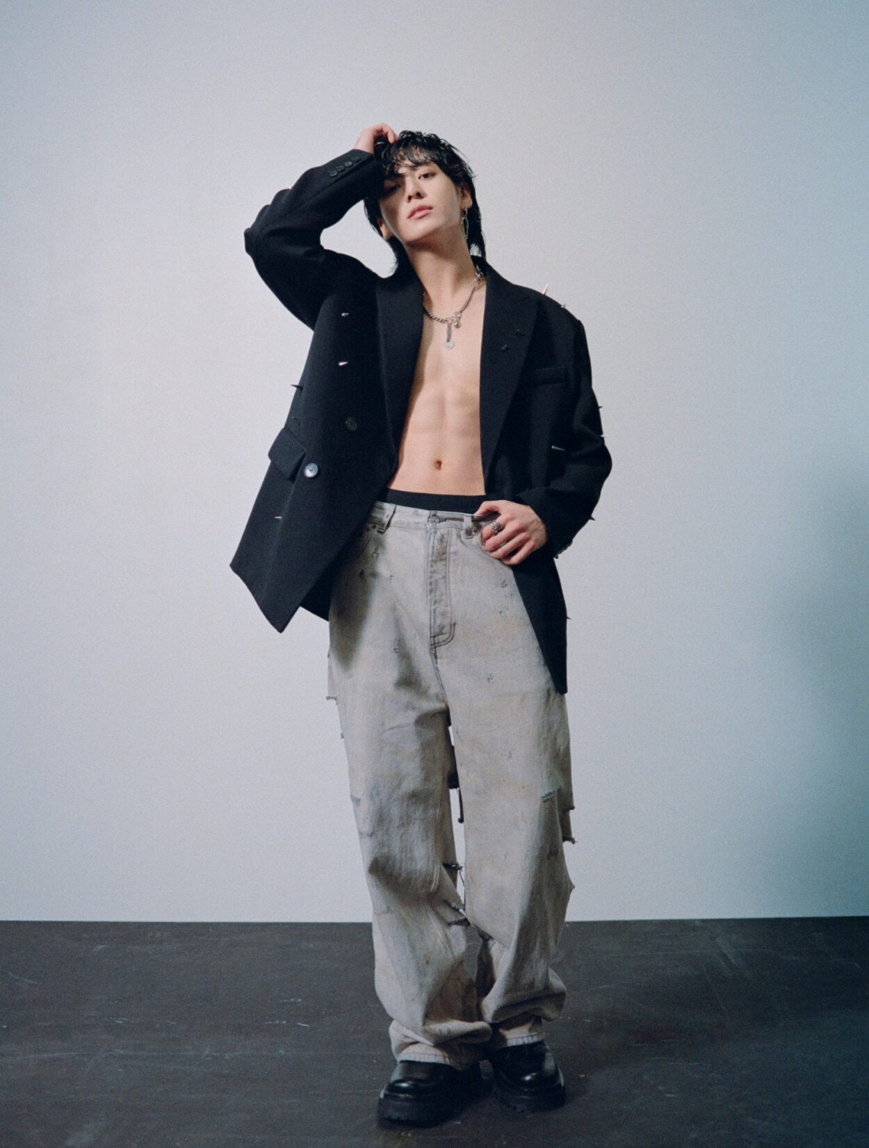 231102 Circle Charts Updates ("Seven" clean ver.:300m digital pts, "Left and right":300m digital pts, "Like Crazy": 200m digital pts; "Layover":2.2m copies)