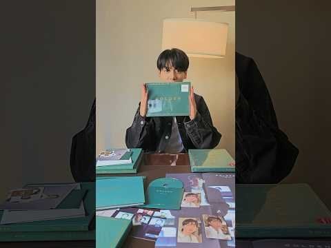 'GOLDEN (US Exclusive)’ Unboxing Video with Jung Kook - 081123