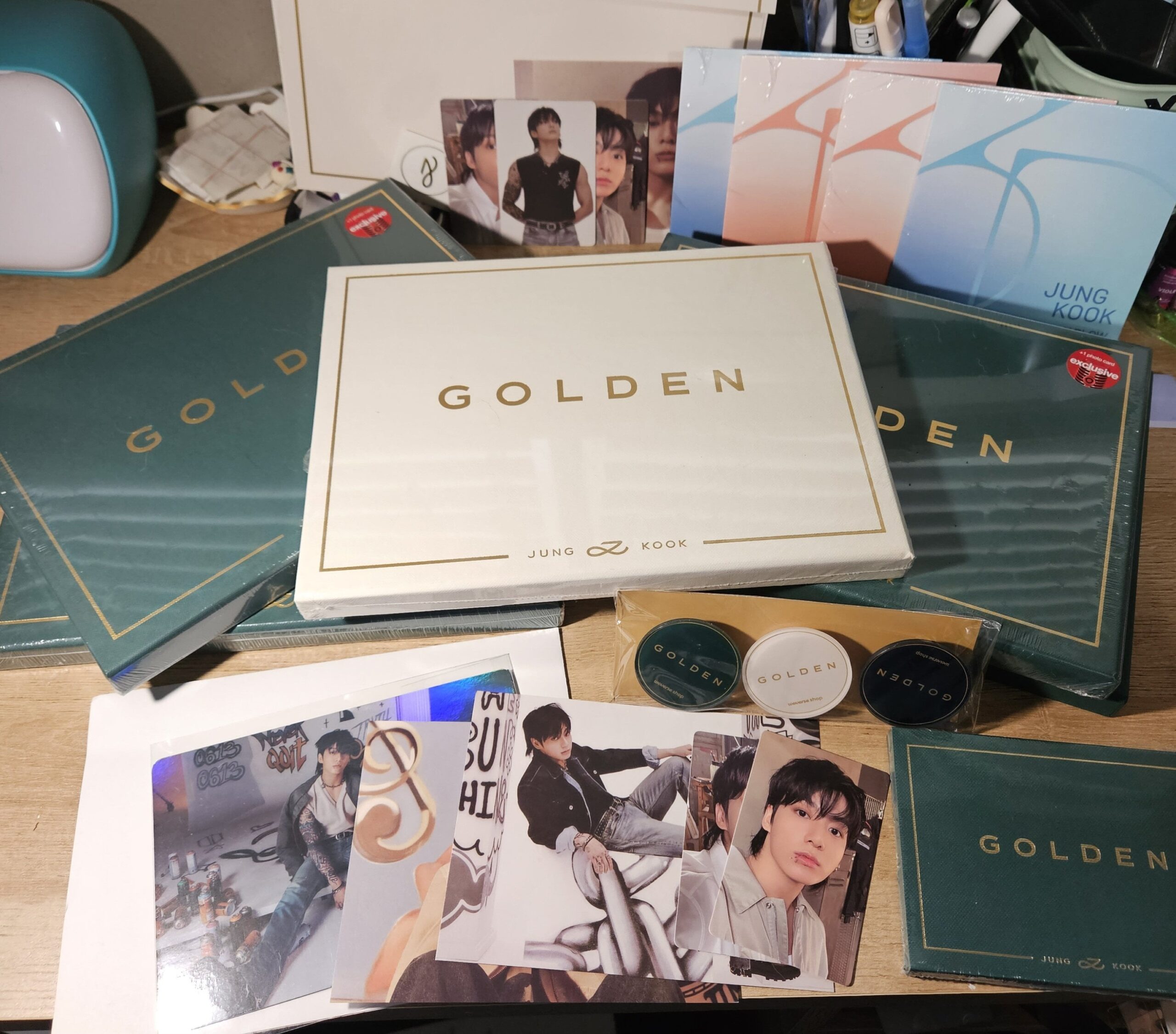 [GIVEAWAY] WW - Golden Albums and Inclusions