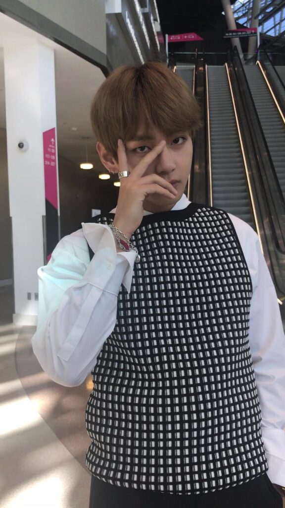 231109 BBMAs posts clip of BTS from 6 years ago (TikTok)