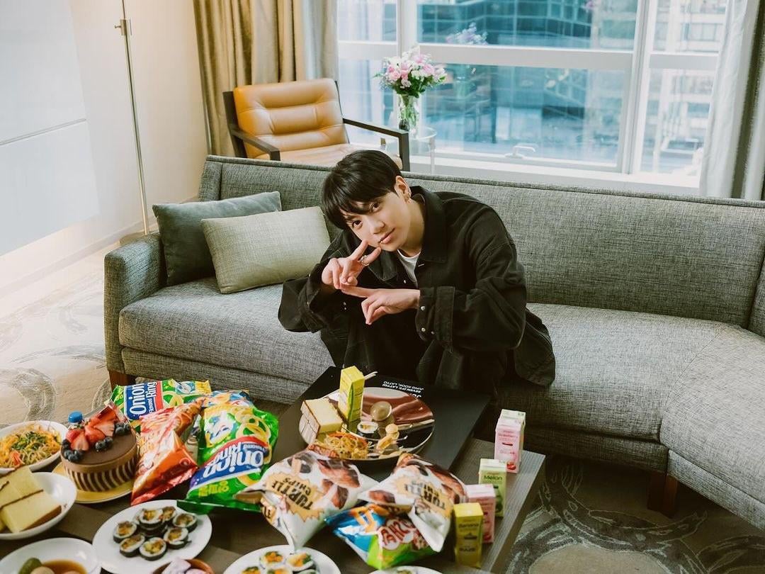 Today’s Top Hits IG Post with Jungkook - 211223