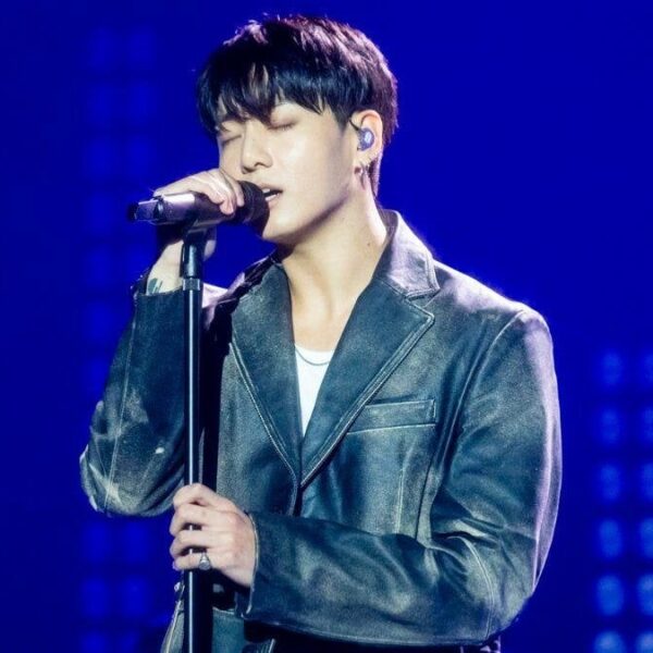 231212 iHeartRadio: Jung Kook Shows His Vulnerable Side With Emotional Performance Of New Songs