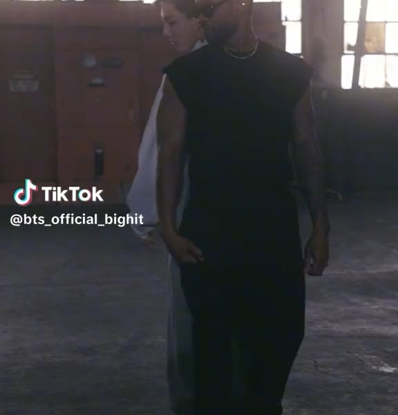 BTS Official TikTok (feat. Jungkook & Usher) - 151223
