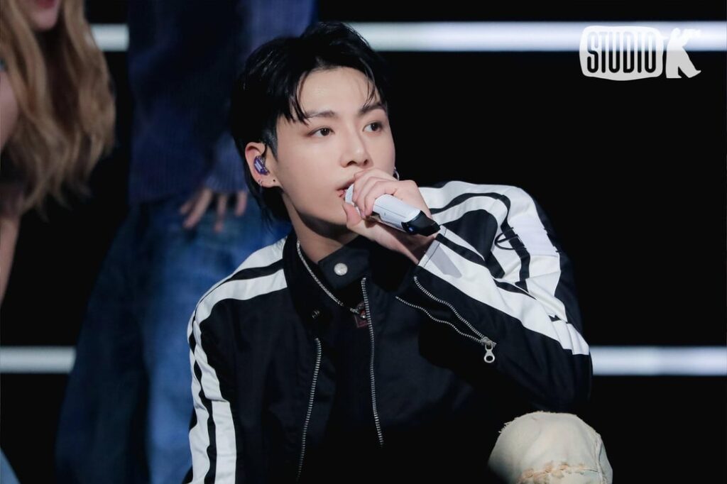 KBS Kpop Twitter with Jungkook - 121223