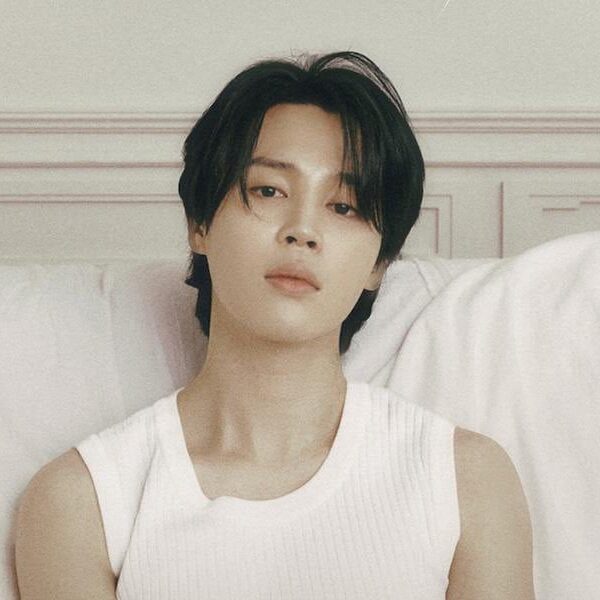 Jimin's "Like Crazy" has surpassed 900 million streams on Spotify. - 280224