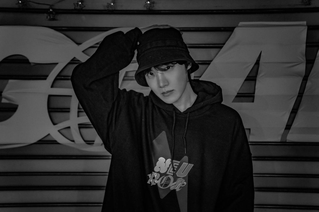 [HYPEBEAST] Take a look at exclusive behind-the-scenes flicks from the making of J-Hope’s new dance docuseries ‘Hope on the Street’ - 280324