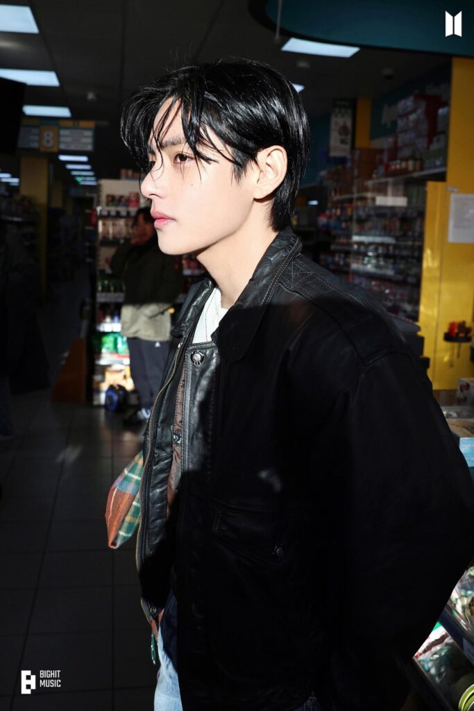 V ‘FRI(END)S’ MV Photo Sketch - 170324