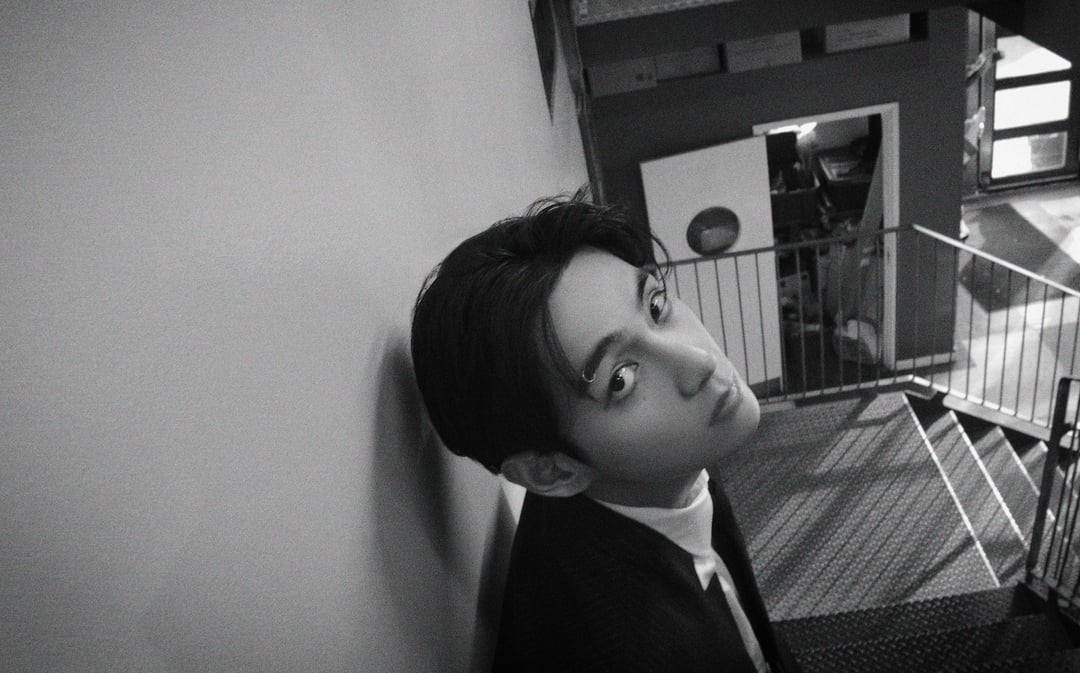 V ‘FRI(END)S’ Concept Photo 1 - 080324