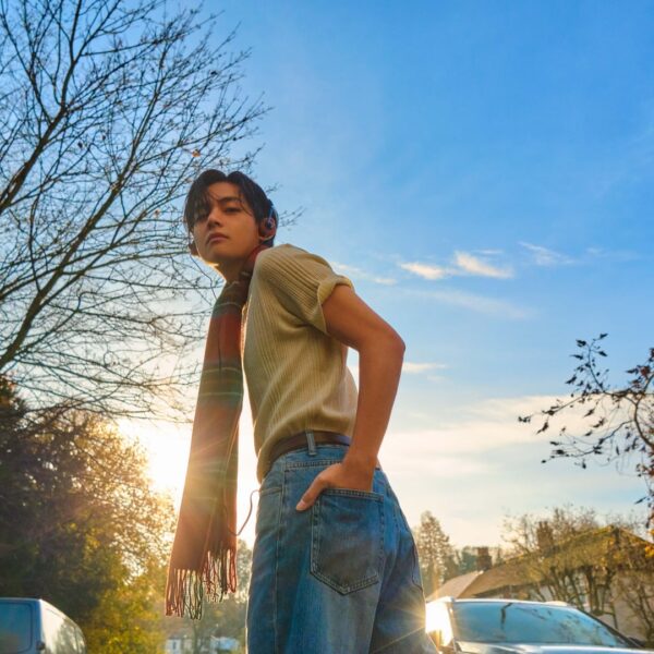 V ‘FRI(END)S’ (Concept Photo 2) - 110324