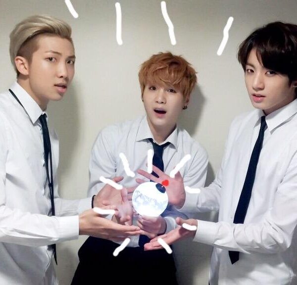 9 Years ago, the version 1 ARMY bomb was revealed on Twitter by BTS