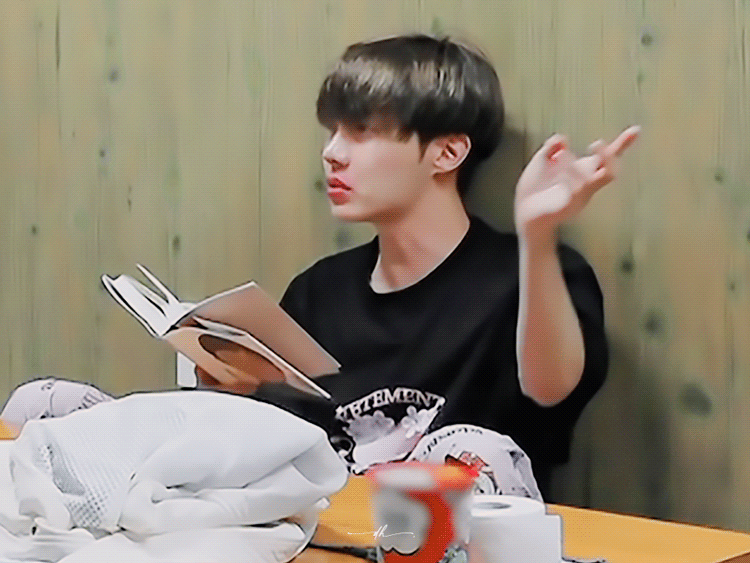 240402 /r/bangtan Books with Luv: So why don’t we ride this feeling into the April Readers’ Choice Poll?!