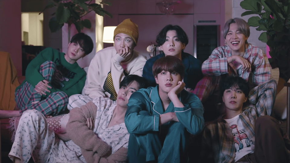 240413 r/bangtan Film In With BTS: Snowpiercer - Movie Club Announcement