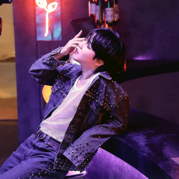 Jimin's "Like Crazy" has surpassed 1.1 billion streams on Spotify! - 170524