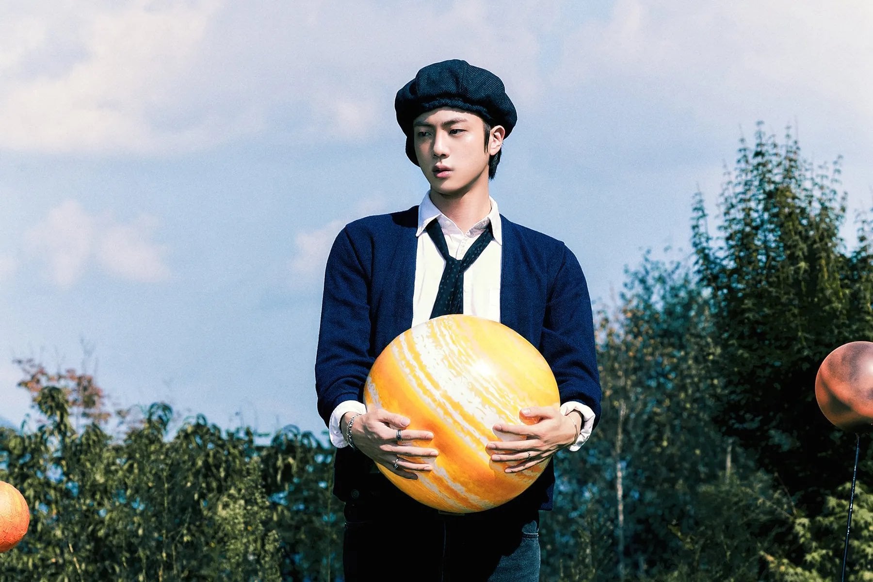 Jin's "The Astronaut" has surpassed 400 million streams on Spotify. - 150524
