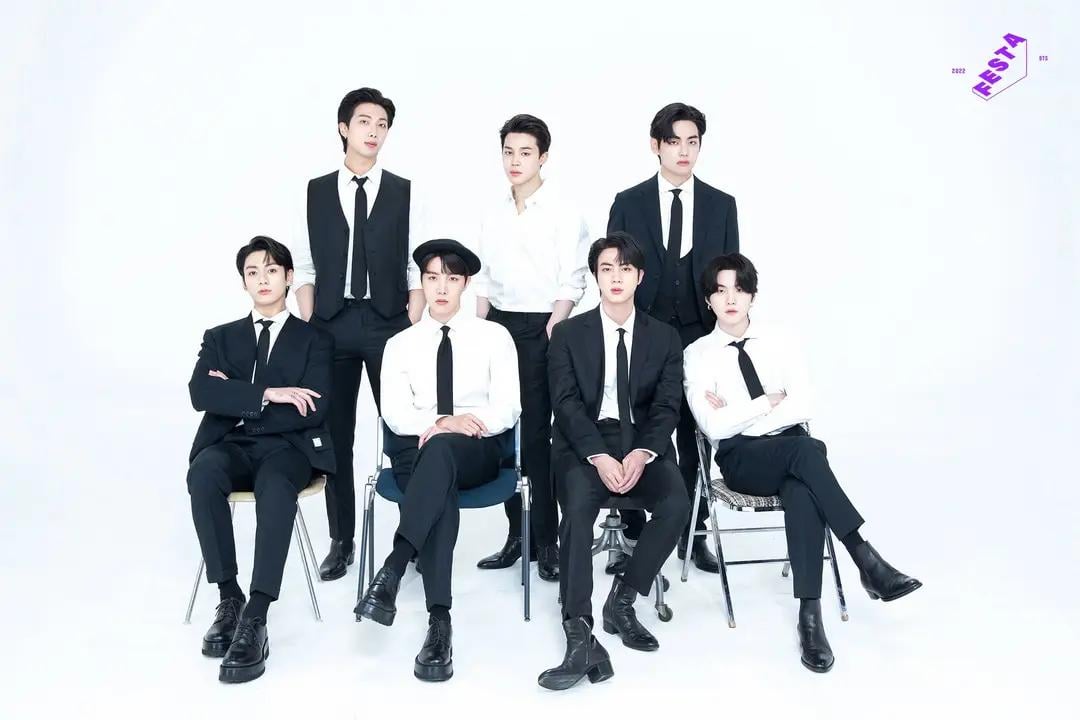 [FESTA Vault] BTS 2022 Opening Ceremony Family Portrait 1 - 030622
