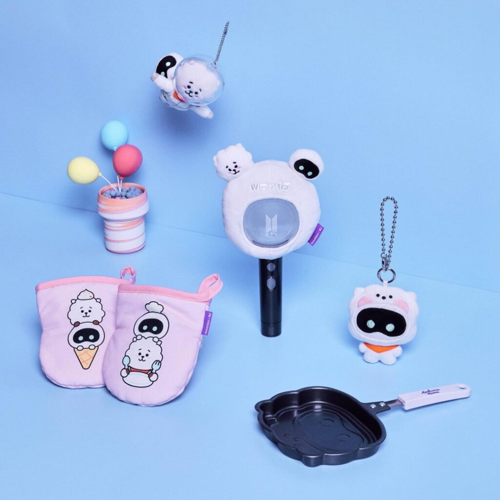 [HYBE MERCH] Wootteo and RJ met and prepared a Welcome Home surprise. Wootteo x RJ Collaboration Merch - 210624
