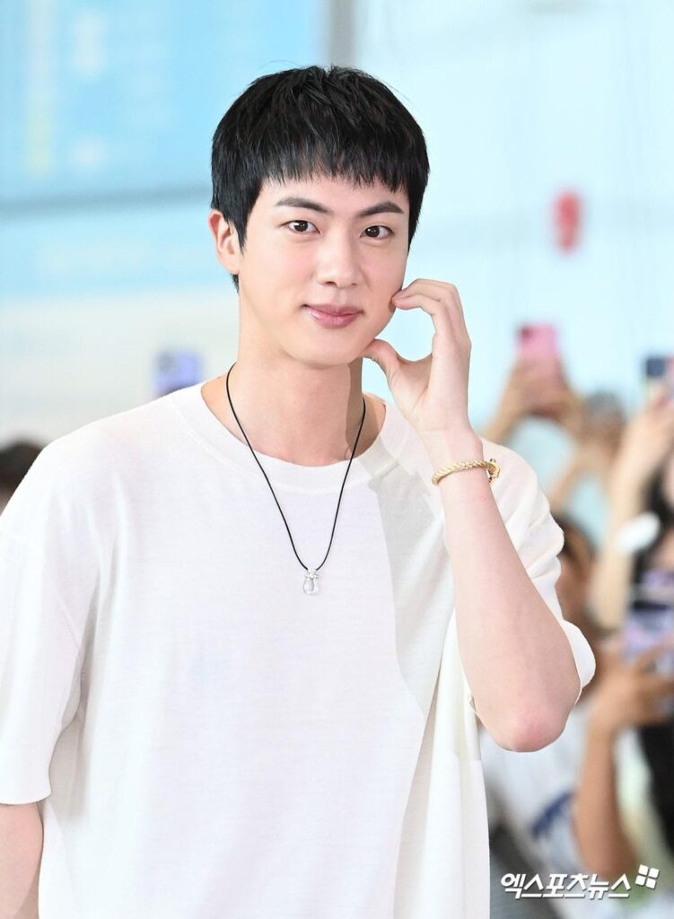 Jin’s departure to Paris - 110724