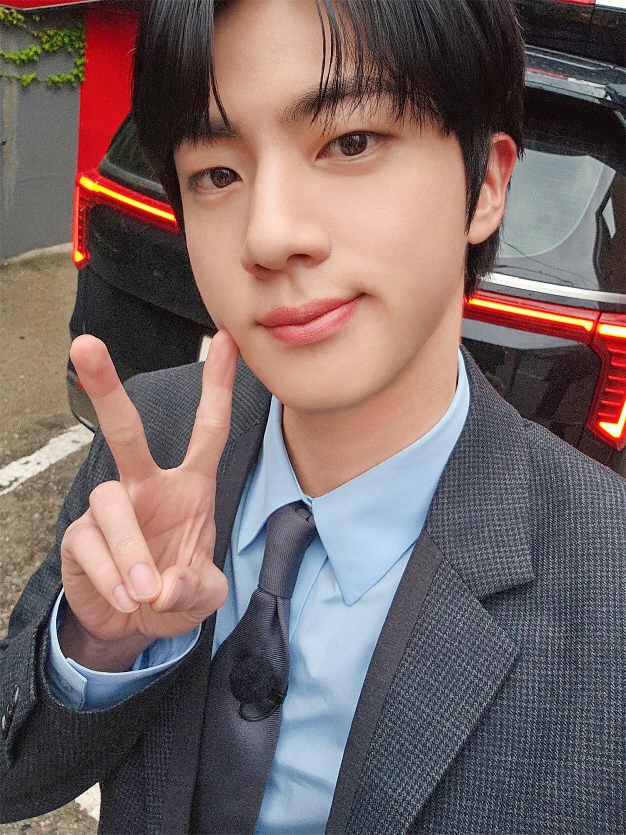 [BTS Official Twitter] Today’s Bangtan with Jin @ Handsome Guys - 150525