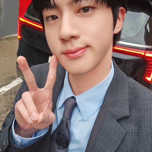 [BTS Official Twitter] Today’s Bangtan with Jin @ Handsome Guys - 150525