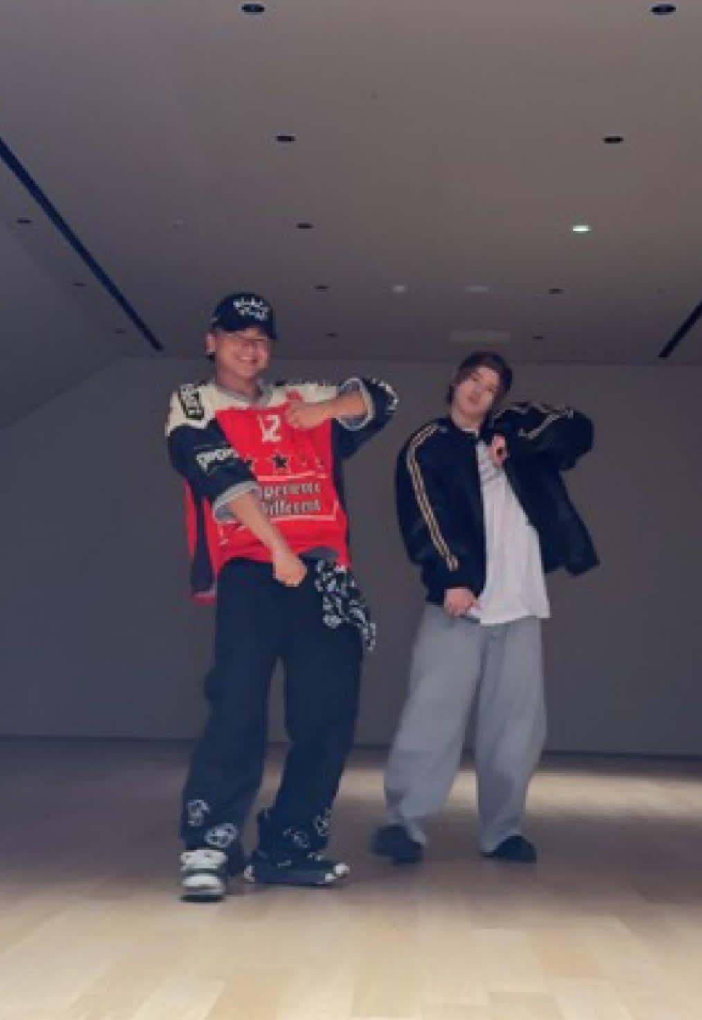 250618 TWS Kyungmin on TikTok with Wren Crisologo: ‘MONA LISA’ Dance Challenge