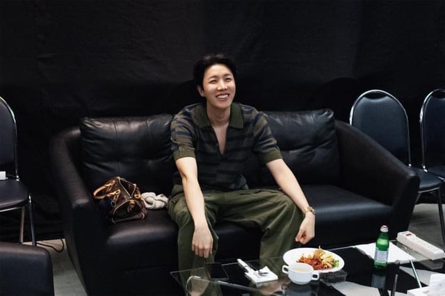 hope_to IG Broadcast Channel feat. Hobi - 100525